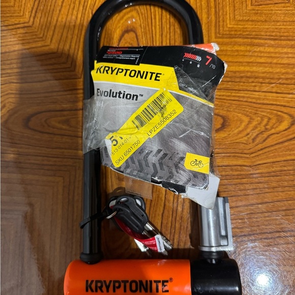 Kryptonite Evolution U-Lock with Keys Mini 9 - Picture 1 of 5